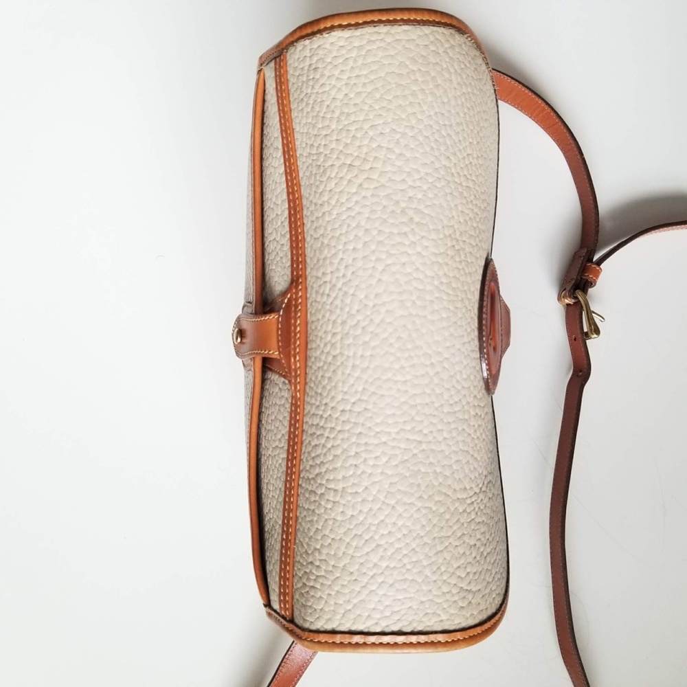 Dooney & Bourkey All Weather Bone Tan Leather Medium Essex Cross Shoulder Bag - Picture 16 of 16